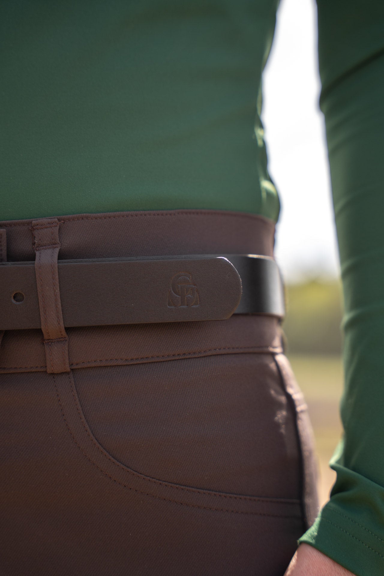 chefauve riem leer goud bruin logo detail